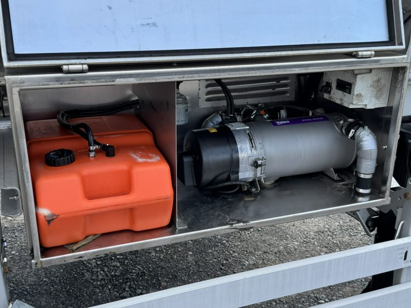 cysterna Lag Spożywcza Magyar Izolowana Webasto Pompa Elektryczna do Zrzutu 3-Komory 32.000litrów (10.5/7/14.5/) Pełna Instalacja i Filtr Sterylny