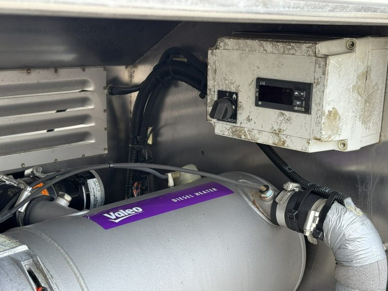 cysterna Lag Spożywcza Magyar Izolowana Webasto Pompa Elektryczna do Zrzutu 3-Komory 32.000litrów (10.5/7/14.5/) Pełna Instalacja i Filtr Sterylny