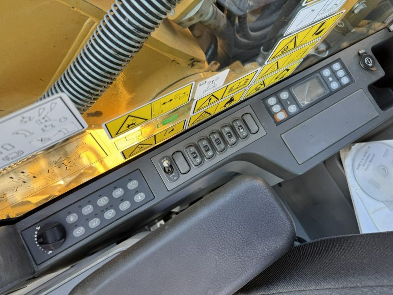 gąsienicowa Caterpillar 320 EL Szybkozłącze Łyżka Skarpowa uchylna Waga 22tony Zadbana Super Stan nie 319 320 323 320 324 326 329 330