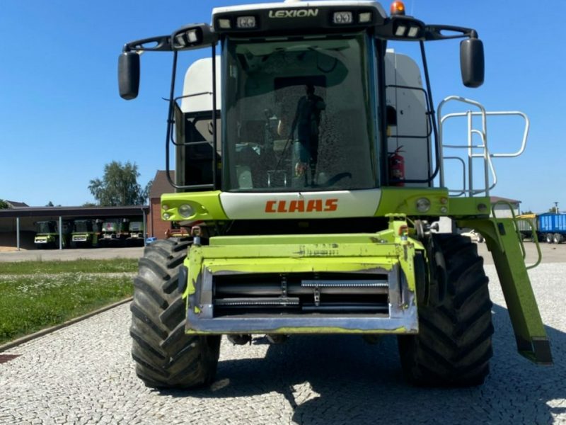 kombajny Claas kombajn CLAAS LEXION 560 + heder v750 kombajn CLAAS LEXION 560 + heder v750
