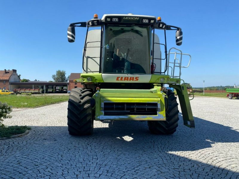 kombajny Claas kombajn CLAAS LEXION 550 / 560 + heder v750 kombajn CLAAS LEXION 550 / 560 + heder v750