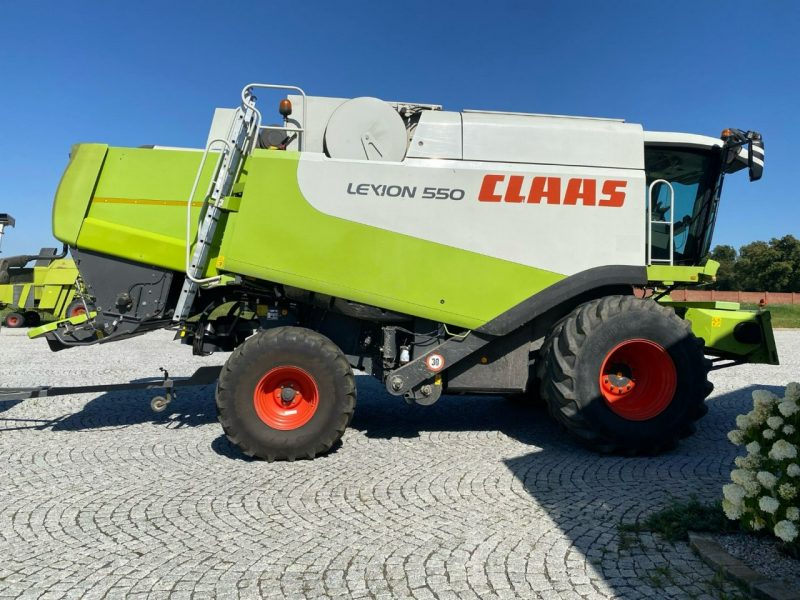 kombajny Claas kombajn CLAAS LEXION 550 / 560 + heder v750 kombajn CLAAS LEXION 550 / 560 + heder v750