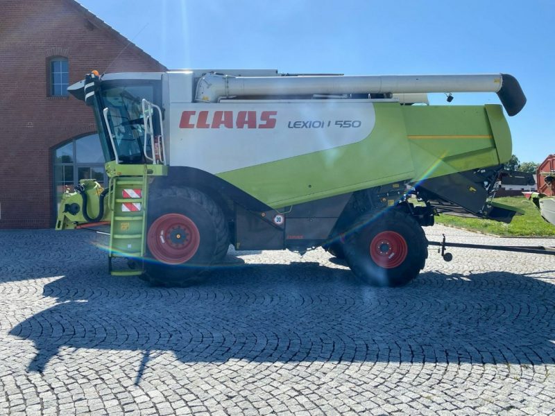 kombajny Claas kombajn CLAAS LEXION 550 / 560 + heder v750 kombajn CLAAS LEXION 550 / 560 + heder v750