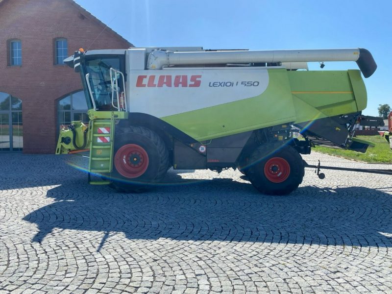 kombajny Claas kombajn CLAAS LEXION 550 / 560 + heder v750 kombajn CLAAS LEXION 550 / 560 + heder v750