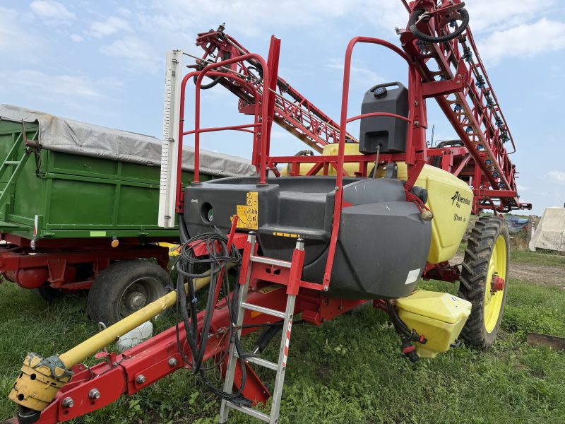 Opryskiwacz Kverneland rau iXtrack b24