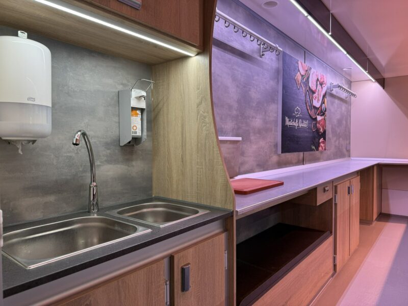 Fiat Ducato Autosklep wędlin Gastronomiczna food truck foodtruck sklep Borco 2022