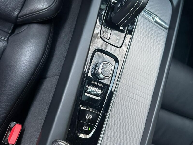 Volvo XC 60 XC60 R-design 2.0D5 235KM Automat Navi Kamery360 Panorama HAK Harman/K II (2017-)