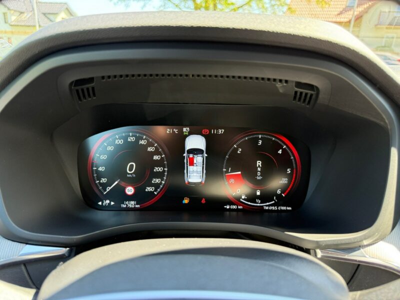 Volvo XC 60 XC60 R-design 2.0D5 235KM Automat Navi Kamery360 Panorama HAK Harman/K II (2017-)