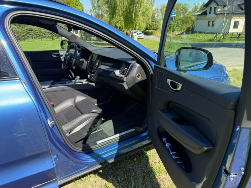 Volvo XC 60 XC60 R-design 2.0D5 235KM Automat Navi Kamery360 Panorama HAK Harman/K II (2017-)
