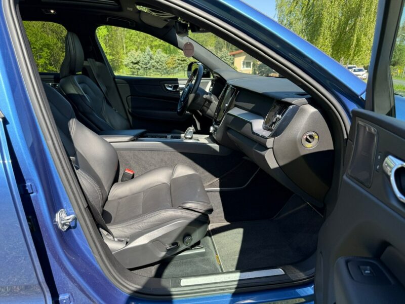 Volvo XC 60 XC60 R-design 2.0D5 235KM Automat Navi Kamery360 Panorama HAK Harman/K II (2017-)