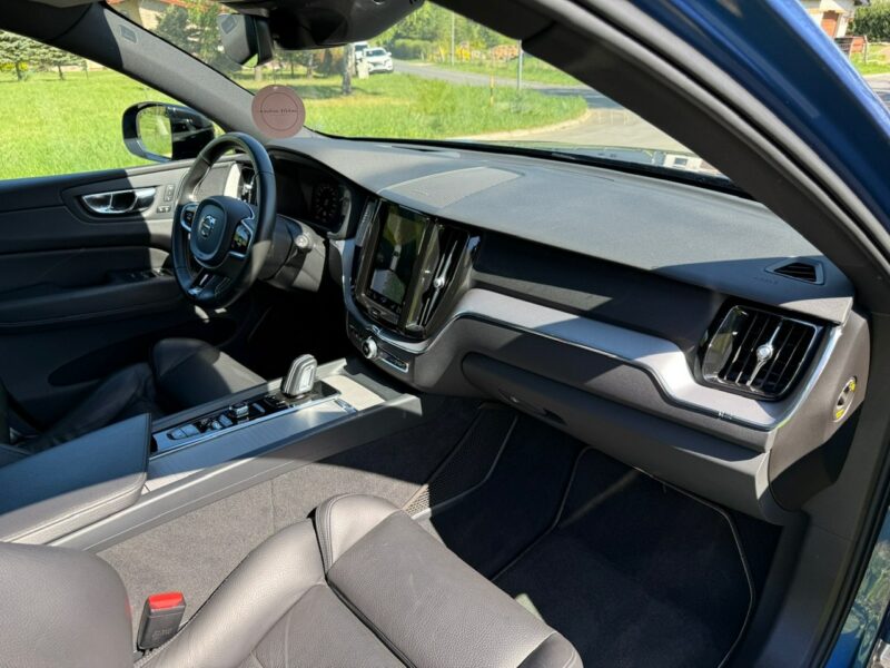 Volvo XC 60 XC60 R-design 2.0D5 235KM Automat Navi Kamery360 Panorama HAK Harman/K II (2017-)