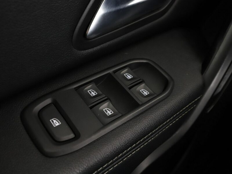 Dacia Duster navi klima auto kamera i czujniki parkowania grzane fotele II (2017-2024)