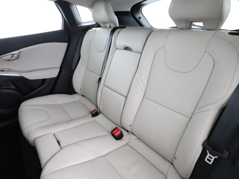 Volvo V40 full LED jasne skóry klima auto czujniki parkowania grzane fotele II (2012-)