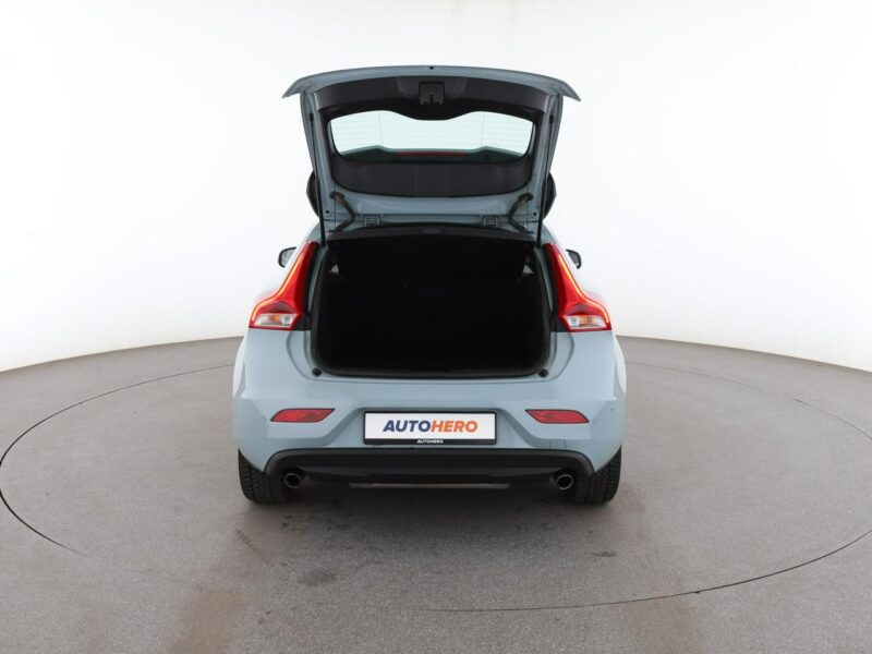 Volvo V40 full LED jasne skóry klima auto czujniki parkowania grzane fotele II (2012-)