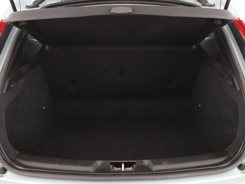 Volvo V40 full LED jasne skóry klima auto czujniki parkowania grzane fotele II (2012-)