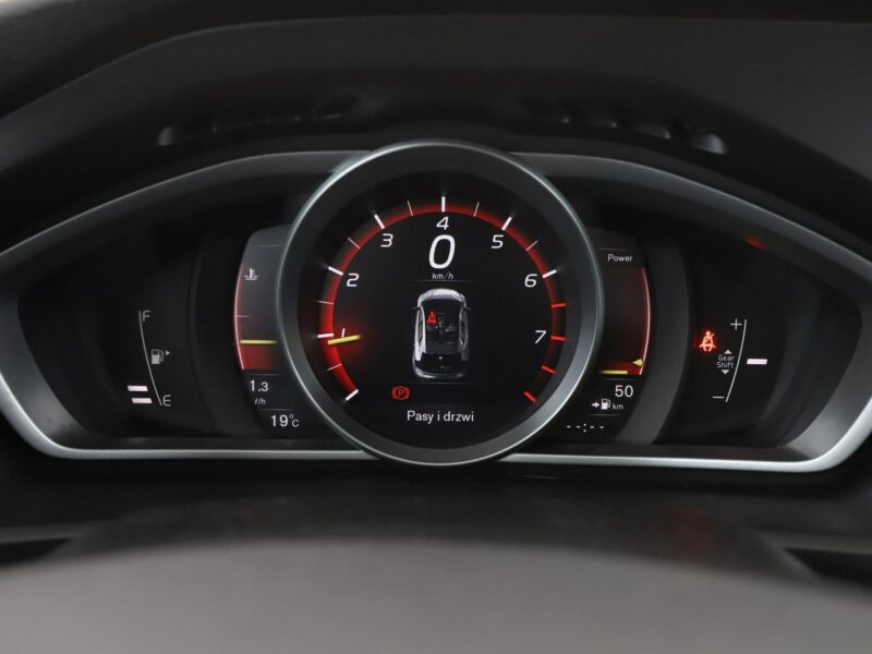 Volvo V40 full LED jasne skóry klima auto czujniki parkowania grzane fotele II (2012-)