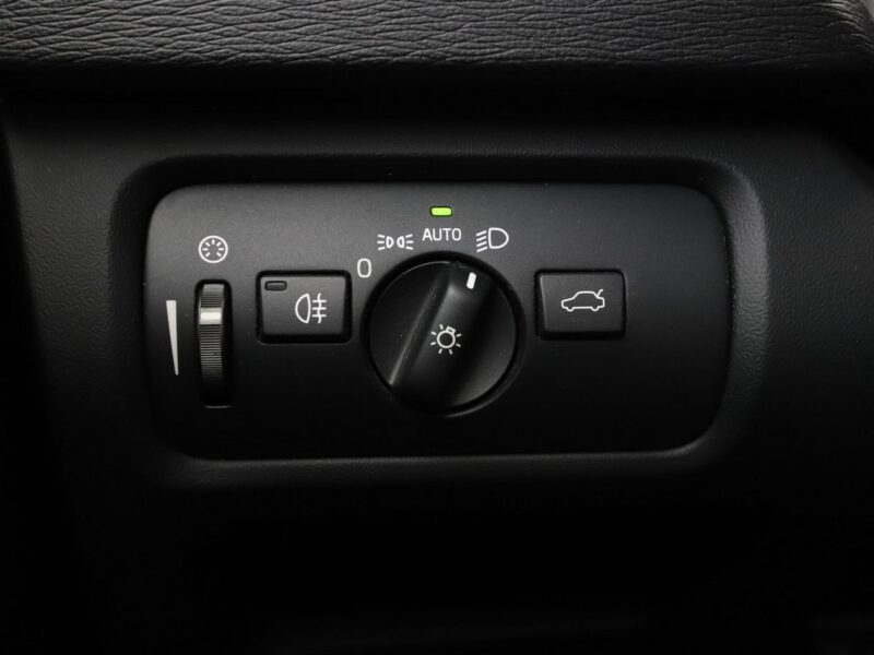 Volvo V40 full LED jasne skóry klima auto czujniki parkowania grzane fotele II (2012-)