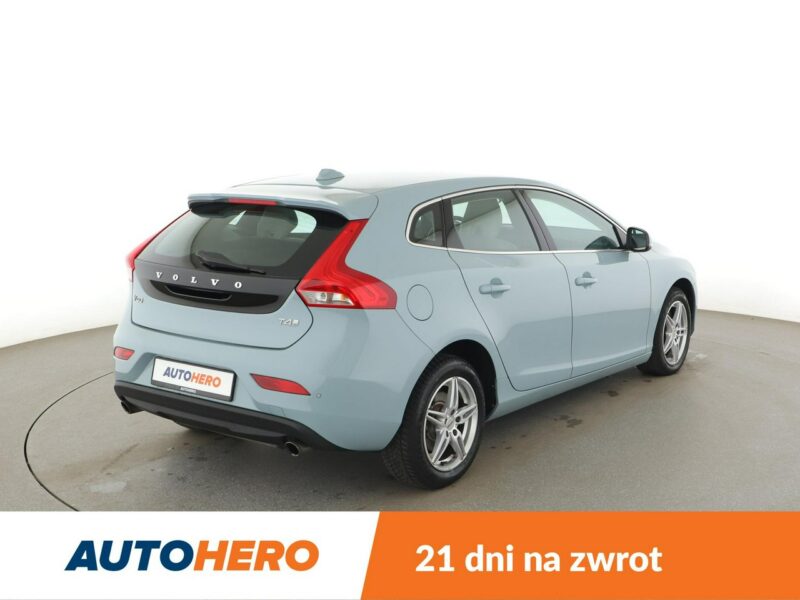 Volvo V40 full LED jasne skóry klima auto czujniki parkowania grzane fotele II (2012-)