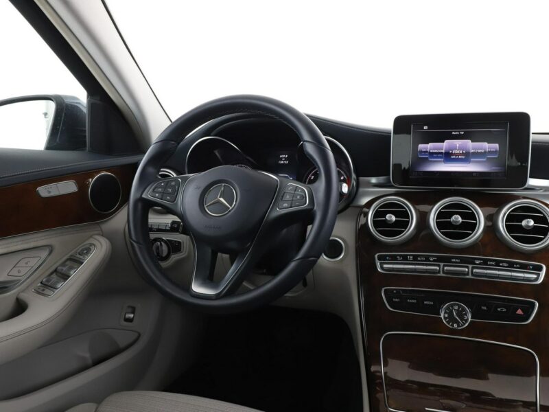 Mercedes C 180 automat półskóra jane wnętrze navi klima auto grzane fotele kamera W205 (2014-2021)
