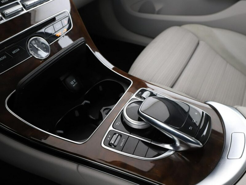 Mercedes C 180 automat półskóra jane wnętrze navi klima auto grzane fotele kamera W205 (2014-2021)