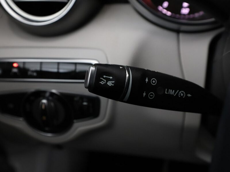 Mercedes C 180 automat półskóra jane wnętrze navi klima auto grzane fotele kamera W205 (2014-2021)