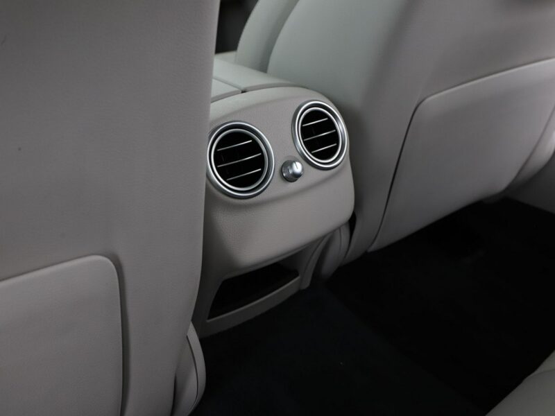 Mercedes C 180 automat półskóra jane wnętrze navi klima auto grzane fotele kamera W205 (2014-2021)