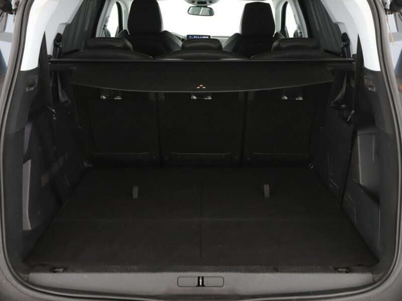 Peugeot 5008 Allure skóra 7-os. navi kamera grzane fotele hak tempomat LED II (2017-)