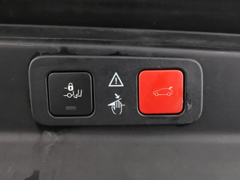 Peugeot 5008 Allure skóra 7-os. navi kamera grzane fotele hak tempomat LED II (2017-)