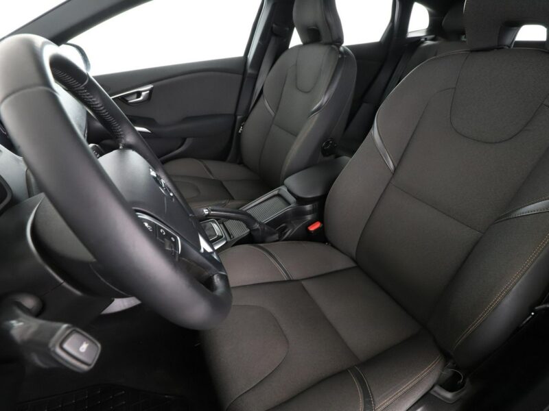 Volvo V40 Cross Country 2.0d Automat Cross Country Navi Tempomat Grzane Fotele TFT LED Kamera