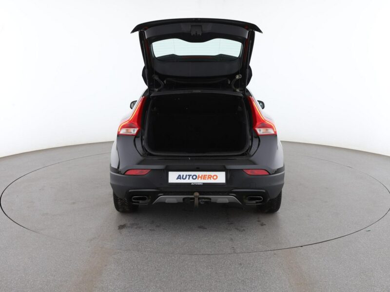 Volvo V40 Cross Country 2.0d Automat Cross Country Navi Tempomat Grzane Fotele TFT LED Kamera