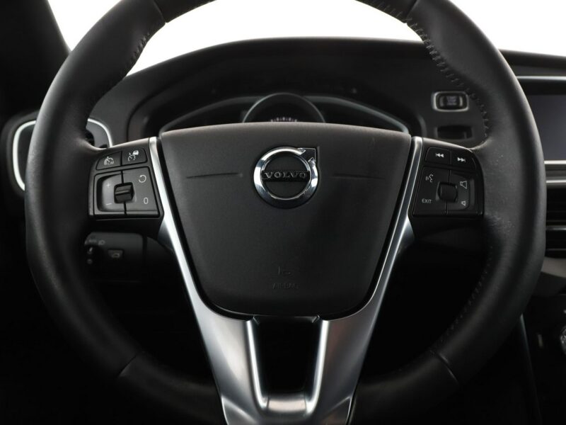 Volvo V40 Cross Country 2.0d Automat Cross Country Navi Tempomat Grzane Fotele TFT LED Kamera