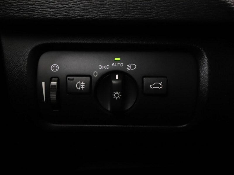 Volvo V40 Cross Country 2.0d Automat Cross Country Navi Tempomat Grzane Fotele TFT LED Kamera