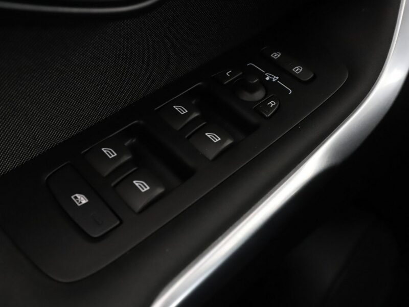 Volvo V40 Cross Country 2.0d Automat Cross Country Navi Tempomat Grzane Fotele TFT LED Kamera