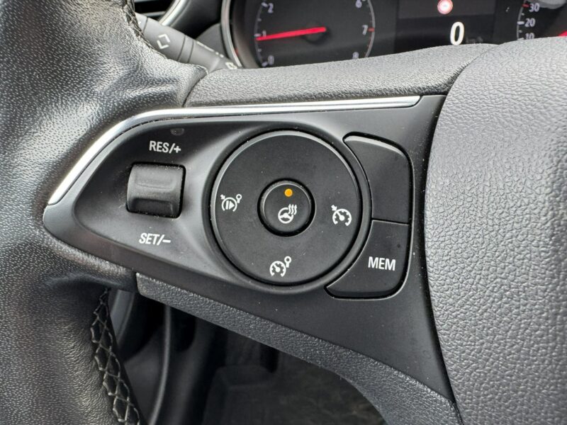 Opel Crossland Elegance 1.2 Turbo 130 KM