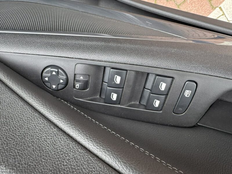 Opel Crossland Elegance 1.2 Turbo 130 KM