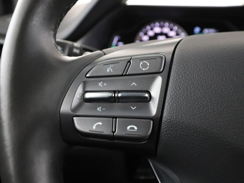 Hyundai IONIQ HEV klima auto kamera i czujnik parkowania grzane fotele