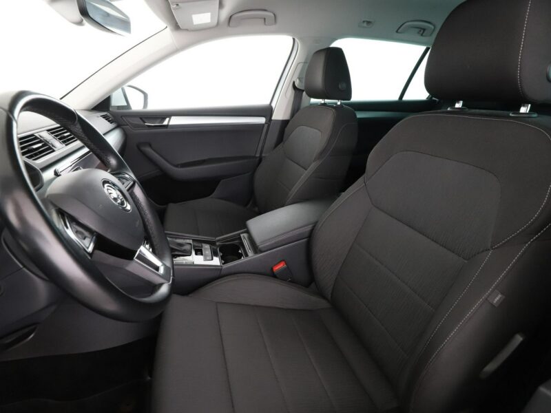 Škoda Superb 1.8 TSI Automat Climatronic Tempomat Nawigacja BiXenon El.klapa Kamera III (2015-2023)