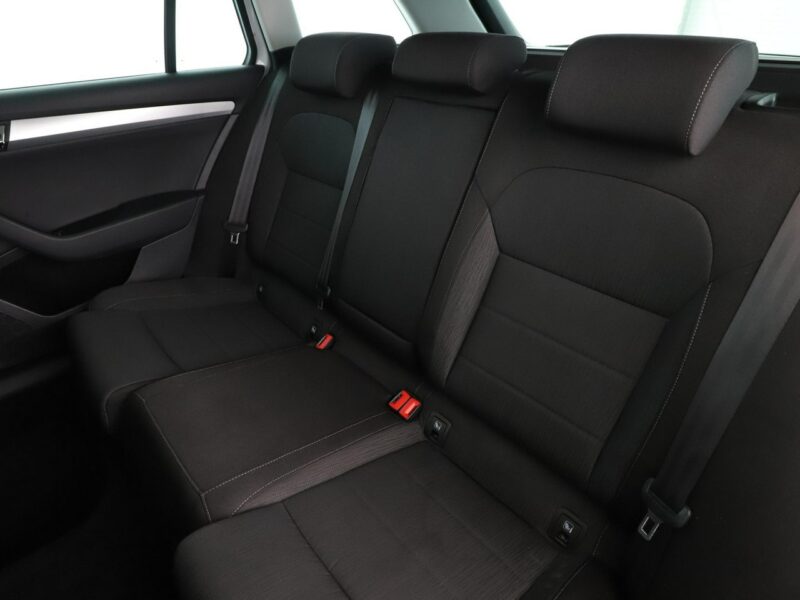 Škoda Superb 1.8 TSI Automat Climatronic Tempomat Nawigacja BiXenon El.klapa Kamera III (2015-2023)