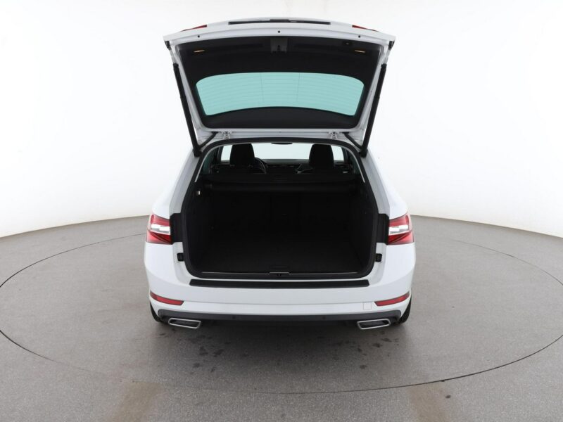 Škoda Superb 1.8 TSI Automat Climatronic Tempomat Nawigacja BiXenon El.klapa Kamera III (2015-2023)