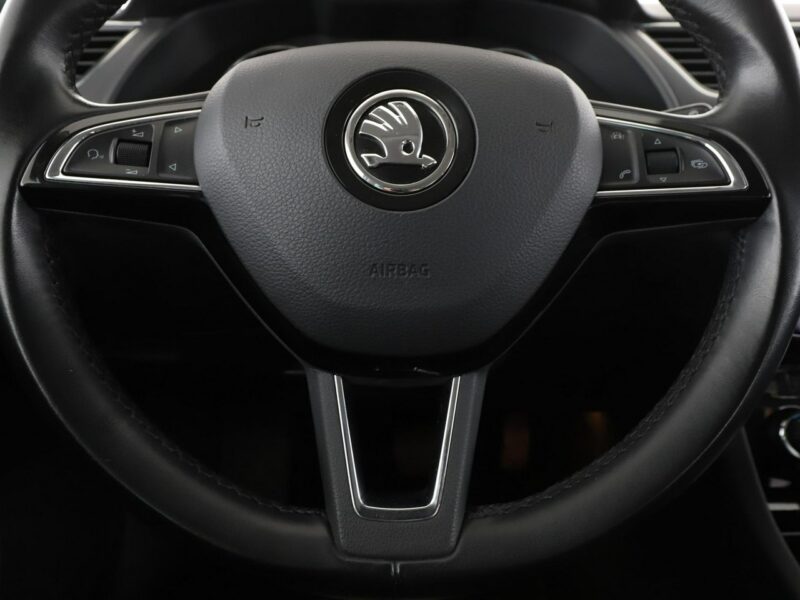 Škoda Superb 1.8 TSI Automat Climatronic Tempomat Nawigacja BiXenon El.klapa Kamera III (2015-2023)