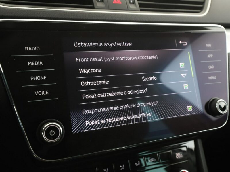 Škoda Superb 1.8 TSI Automat Climatronic Tempomat Nawigacja BiXenon El.klapa Kamera III (2015-2023)