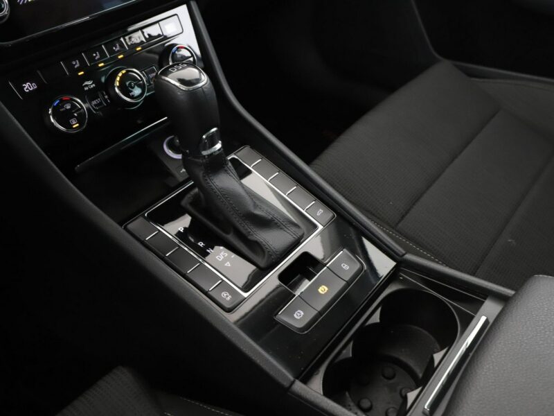 Škoda Superb 1.8 TSI Automat Climatronic Tempomat Nawigacja BiXenon El.klapa Kamera III (2015-2023)