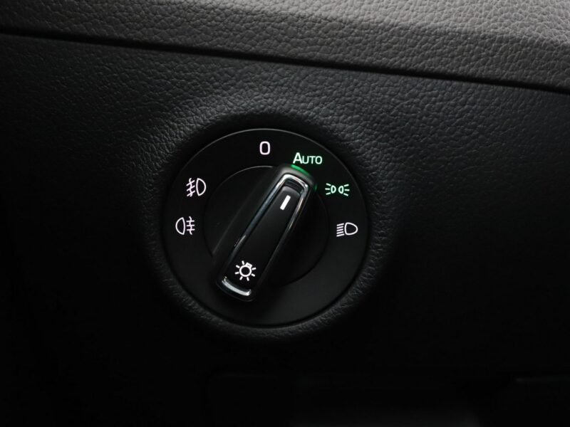 Škoda Superb 1.8 TSI Automat Climatronic Tempomat Nawigacja BiXenon El.klapa Kamera III (2015-2023)