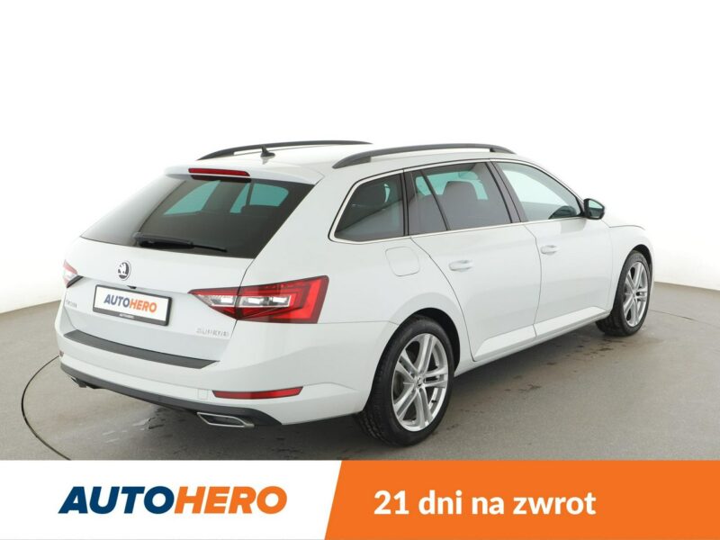 Škoda Superb 1.8 TSI Automat Climatronic Tempomat Nawigacja BiXenon El.klapa Kamera III (2015-2023)