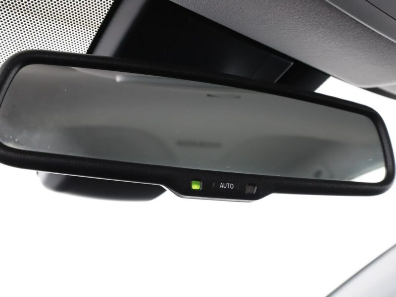 Toyota Prius PHEV full LED navi klima auto kamera cofania IV (2015-2023)