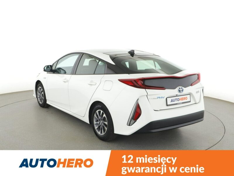 Toyota Prius PHEV full LED navi klima auto kamera cofania IV (2015-2023)