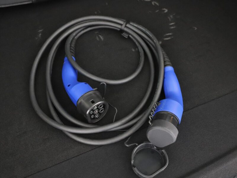 Toyota Prius PHEV full LED navi klima auto kamera cofania IV (2015-2023)