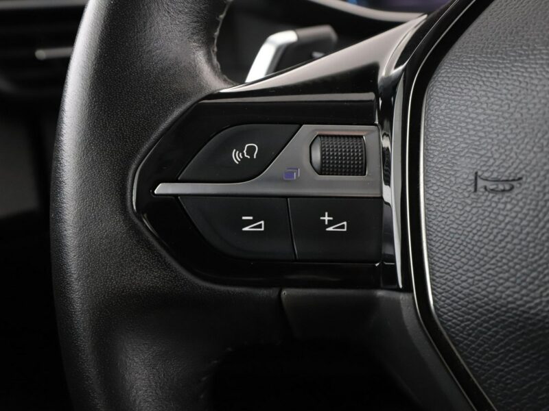 Peugeot 2008 automat full LED virtual cocpit navi klima auto kamera i czujniki park II (2019-)