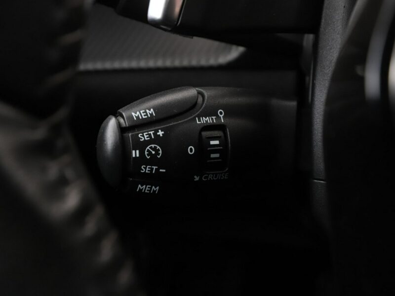 Peugeot 2008 automat full LED virtual cocpit navi klima auto kamera i czujniki park II (2019-)