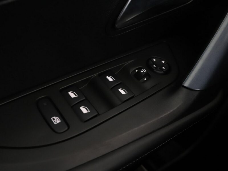 Peugeot 2008 automat full LED virtual cocpit navi klima auto kamera i czujniki park II (2019-)